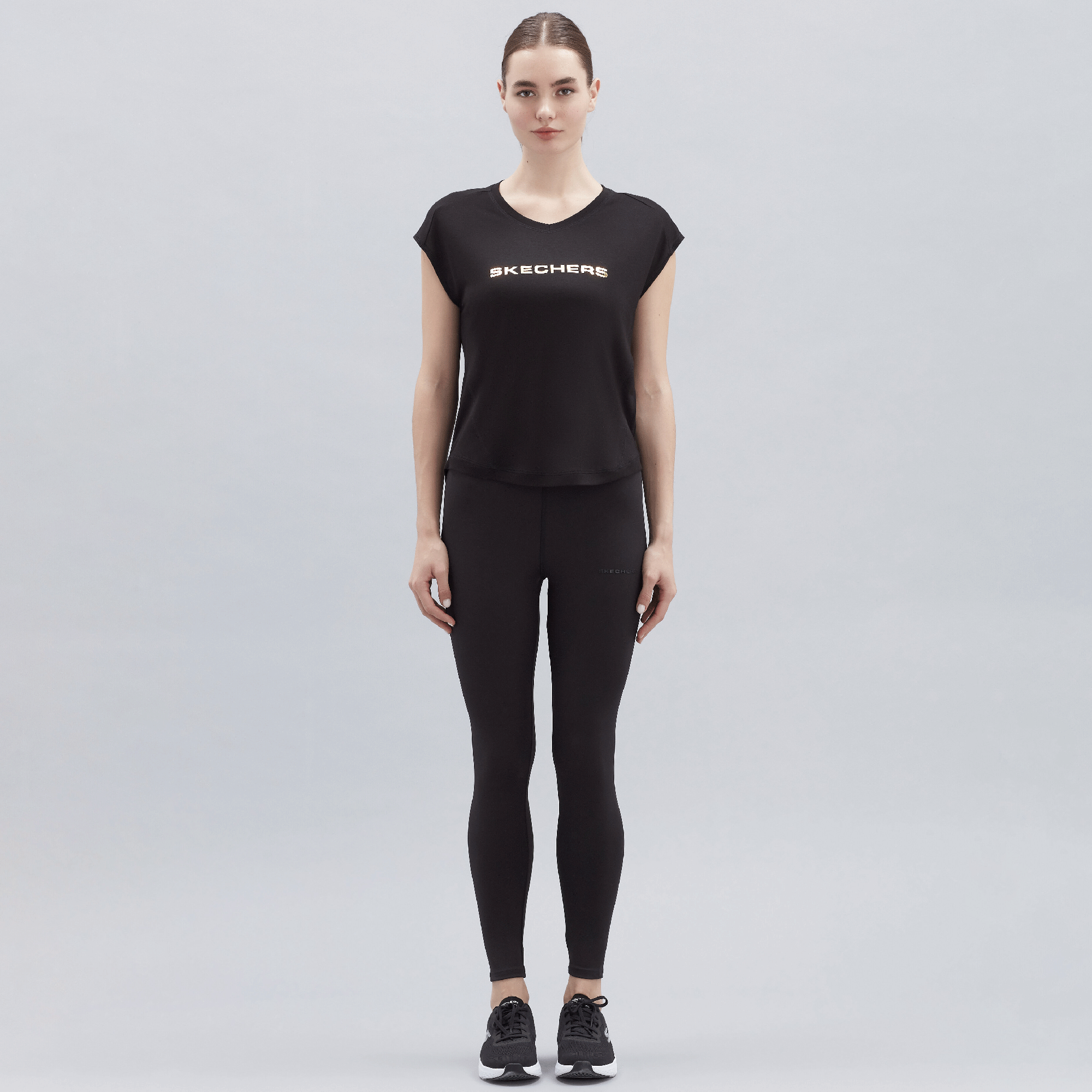  Skechers Graphic Kadın Siyah Tişört (S211289-001)